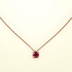 Birthstone Halskette Jänner in Roségold mit rotem Granat. Von FENA daily Jewellery.